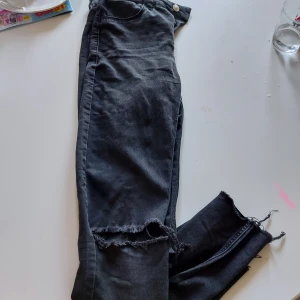 Jeans  - Jeans ifrån hm st 38 fint begagnat skick 