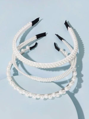 Haprbabd - Omkrets: 42 cm Bredd: 1 cm  Färg: vit Detaljer: pärlor  Typ: vakra diadem 