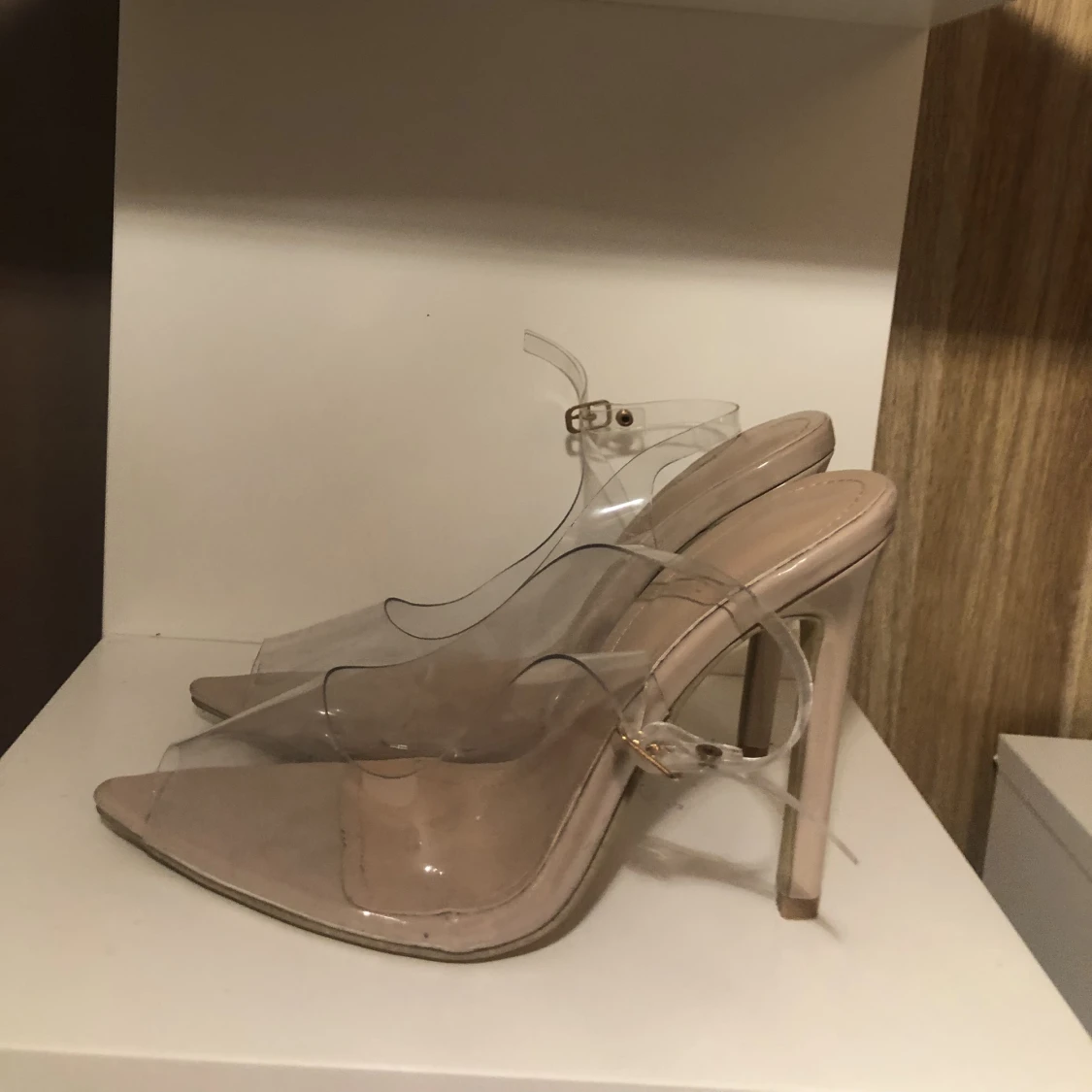 Spetsiga klackar  - 90