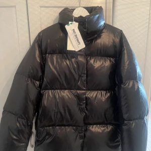 Vinterjacka Arket - Helt oanvänd.  Slutsåld, stolek S.