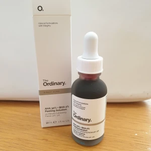 The ordinary AHA+BHA Peeling Solution 30 ml - Oöppnad! Säljer för att jag inte kommer använda den pga känslig hud