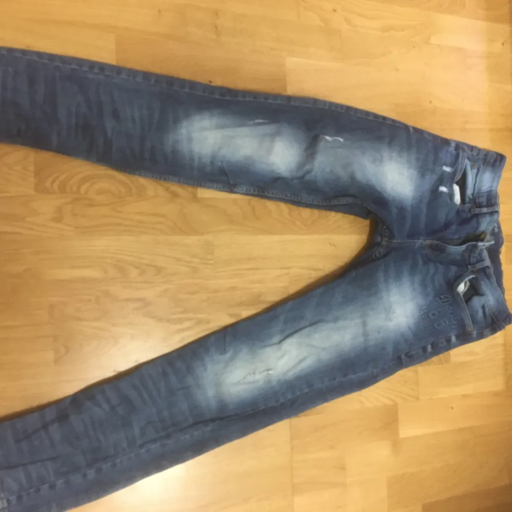 Regular jeans, använd bara några gånger . Jeans & Byxor.