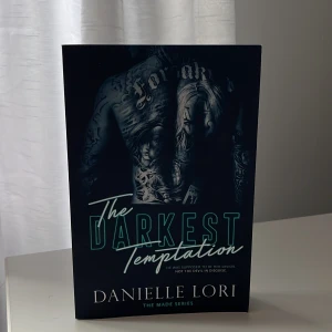 The darkest temptation - Superbra bok, i fint skick då jag läst den en gång o sen har den stått i min hylla. Köpte den på amazon för ca 185 och säljer för 140+frakt 