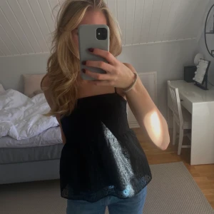 Fest topp - Superfint svart linne! Som nytt 