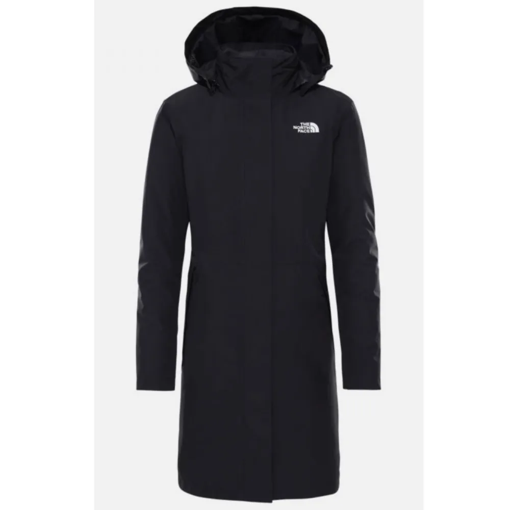 The North Face Woman Suzanne Triclimate . Köptes för 4500:- i North face butiken i Stockholm oktober 2020. Använd endast under en vinter. Går att ta ut insidan då det blir en tunnare vindjacka istället.. Takit.
