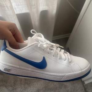 Helt nya blåa Nike skor i storlek 38❤️‍🔥Endast testade då min pappa köpte fel❣️ Tacksam för snabb affär 