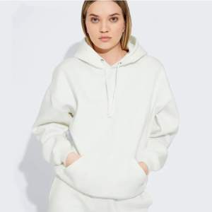 Säljer denna vita hoodien från BikBok då den inte kommer till användning längre. 😇
