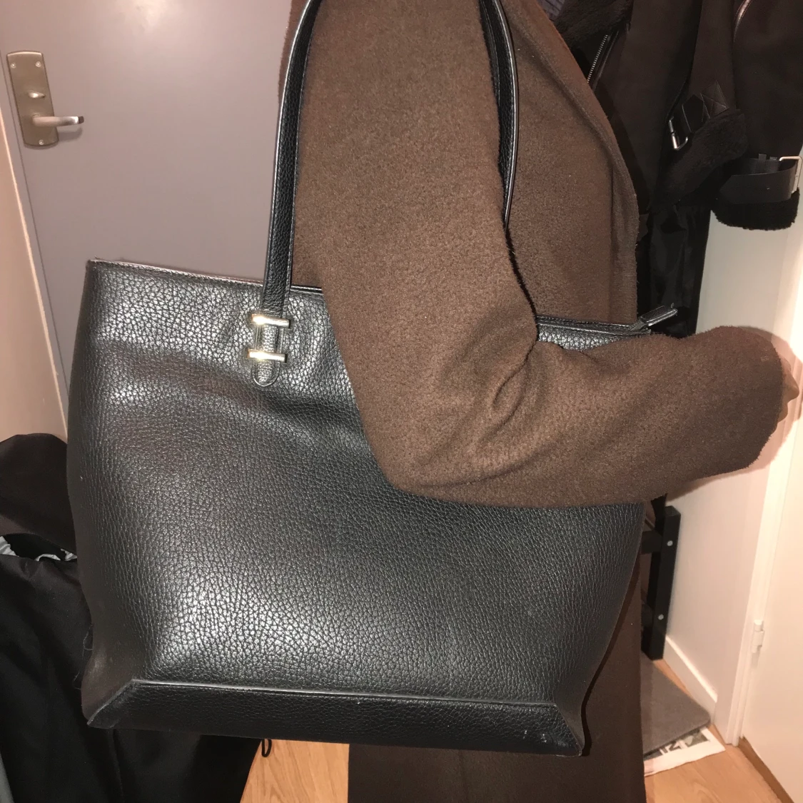 Svart väska  - 91