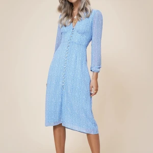 Adoore Paris Dress Blue - Säljer min fina Adoore klänning!💙 Använd ett fåtal gånger, fint skick. Nypris 1395kr