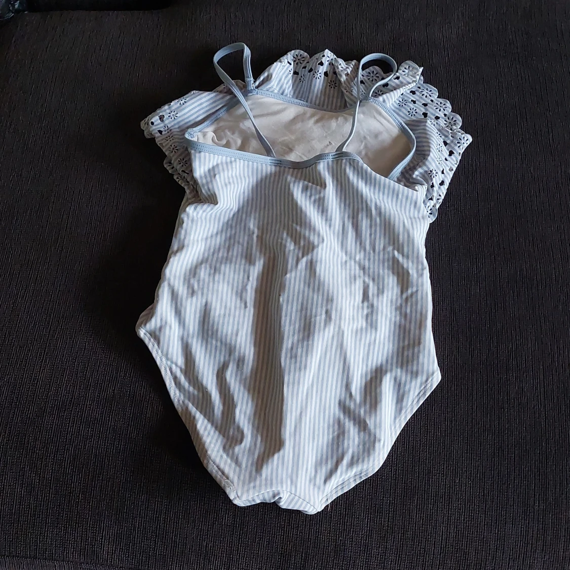 En fin baddräkt som kommer från hm