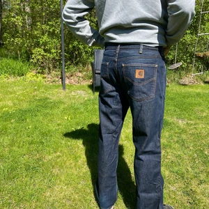 Carhartt - Loose fit carhartt byxor, väldigt fint skick