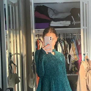 Cubus - En grönglittrig fest tröja , aldrig använd , bra skick 