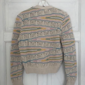 Kofta från Zara  - Kofta från Zara med ett underbart mönster. Så fin men används inte av mig då den inte passar som önskat