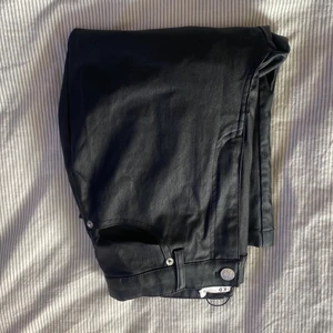 Skinn byxor från nakd  - Skinbhxor från nakd storlek 36