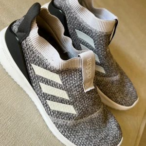 Adidas skor - Helt oanvända adidas skor