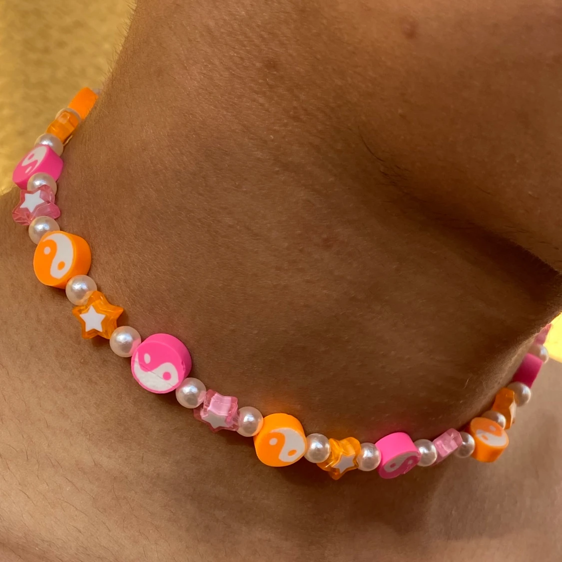 Rosa och orange yin yang pärlhalsband 💗🥕