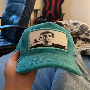 Emilio pendenza  - En turkos emilio pendenza bra skick har inte andvänt mycket men den har spruckit lite på knapparna där man ändrar storlek.