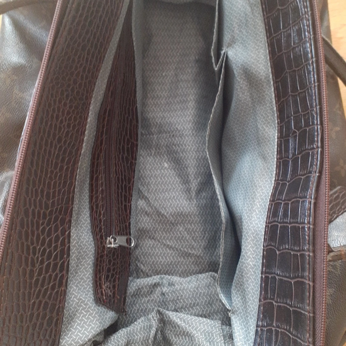 Louis Voitton väska - 90