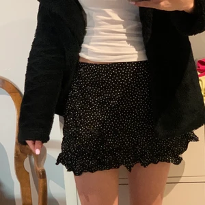 Prickig kjol - Söt kjol från brandy Melville, passar S/XS