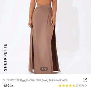 Nytt set  - Super snyggt, helt nytt i storlek petit S. Fin kvalite. Säljes då jag orkar inte göra en retur då kjolen var lite för lång för mig som är 160 cm. Frakt ingår i priset 