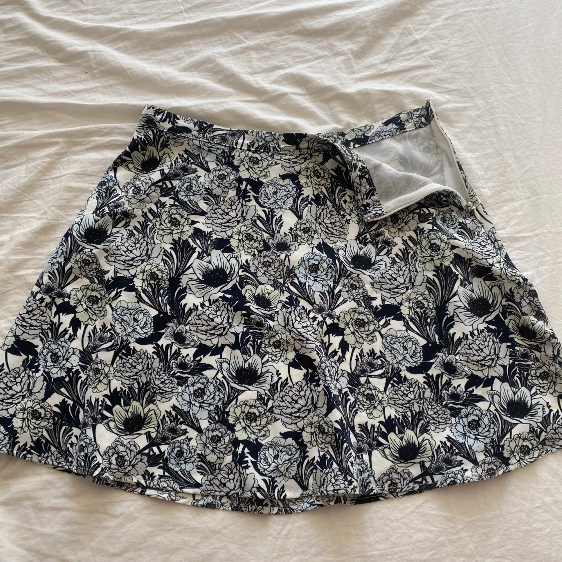 Gina Tricot Kjol stl. M - 91