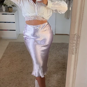Satin kjol - Satin kjol från ASOS petite, aldrig använd. Storlek 36