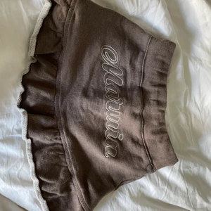 Kjol  - En kjol från Sellpy! Fråga om fler bilder om de behövs!❤️