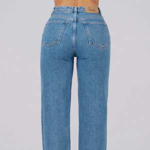 Önskar byta mina adsgn jeans i storlek M till ett par i storlek S. Hojta om du har ett par hemma och kan tänka dig ett byte :)