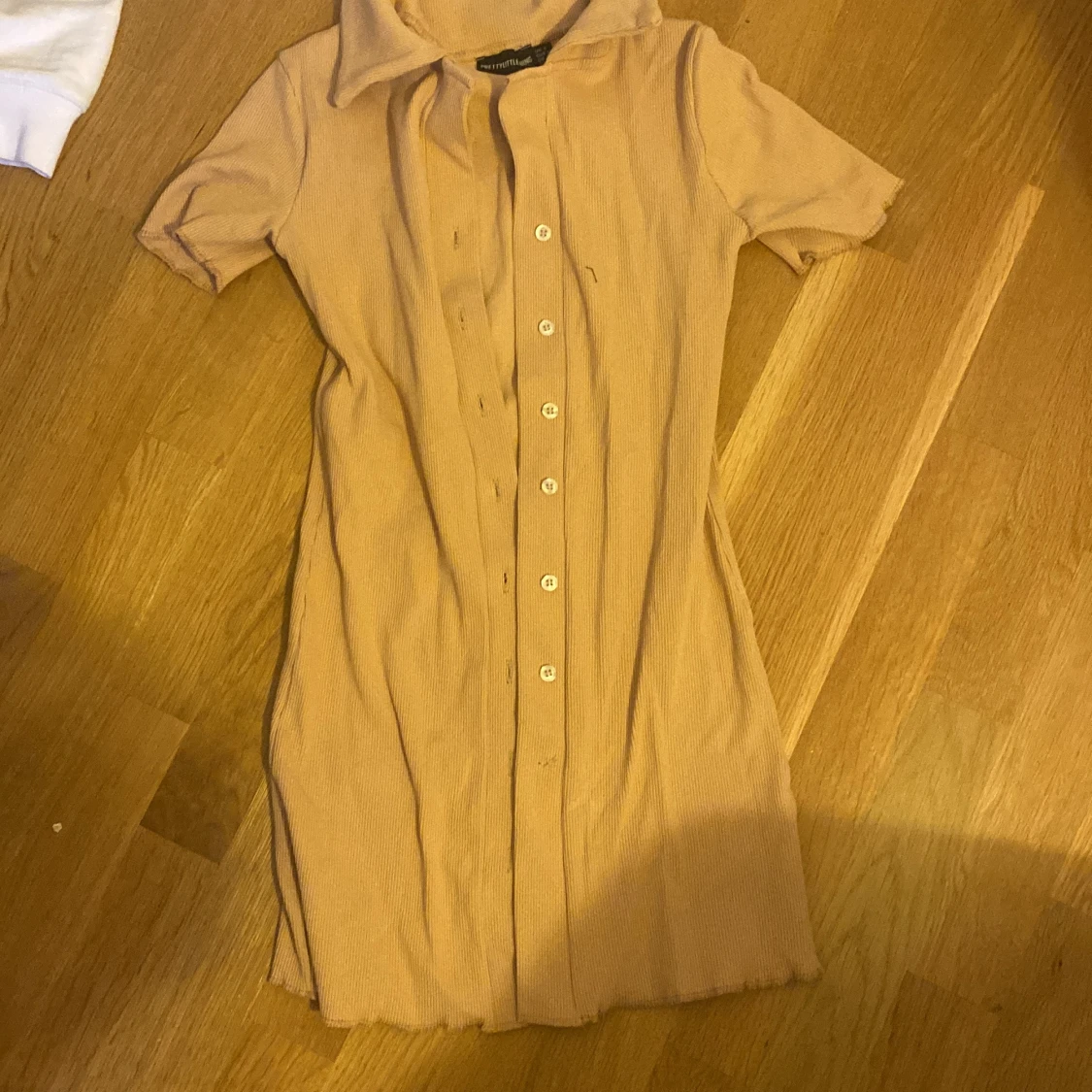 Prettylittlething klänning