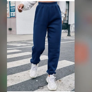 Blåa mysbyxor - Ett par blåa jättesköna mysbyxor köpta från SHEIN i storlek M. Bra skick. Skriv privat för egna bilder. Pris kan diskuteras.