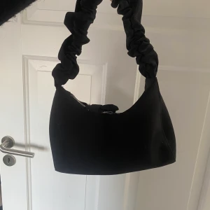 Väska - Väska från nakd, kommer tyvärr inte till användning🌸