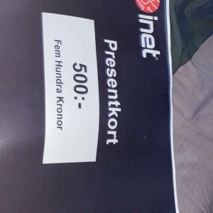 Inet presentkort (500) kr. - ”Biljetten” som ni ser på bilden är inte själva biljetten utan ett exemplar. Har koden för att använda presentkortet, skriv dm.