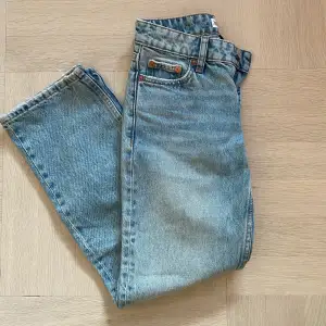 Low-rise jeans från zara 🥰