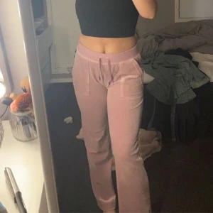 byten sökes - (kan tänka mig att sälja också) jättefint skick och sparsamt använda (köpta i augusti 2022), vill byta mot några i storlek xs eller xxs, färg spelar ingen roll. mina är upsydda och passat mig som är 162