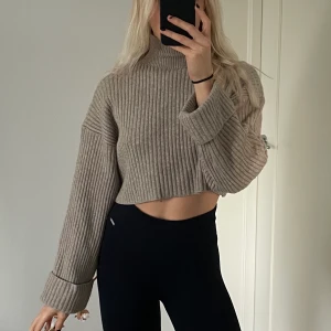 Stickad tröja - Fin stickad tröja från zara! 