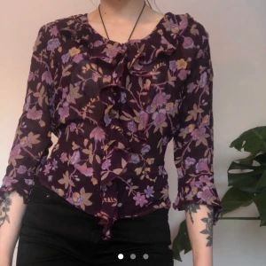 Vintage blus - Lila vintage blus  Pris kan diskuteras ☺️