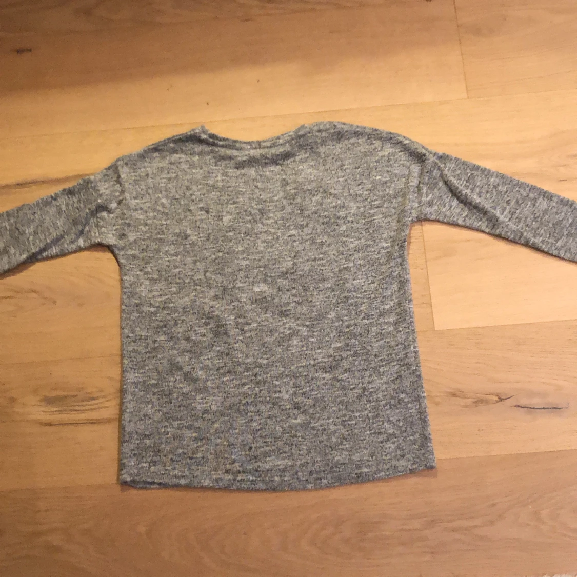Grå tröja storlek 146/152 - 91