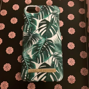 Mobil skal iPhone 7 - Gammalt skal typ ett år simkort koden är fake 