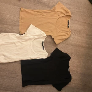T-shirts - Säljer dessa 3 t-shirts från lager 157 i strl xs/s, lite använda men inte några skador eller så 💕