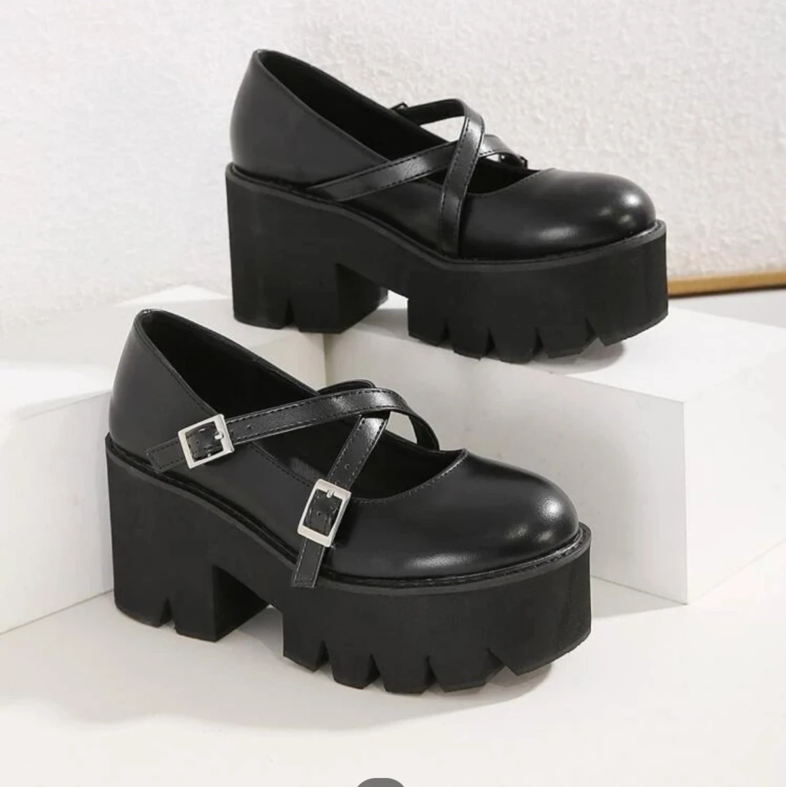 Platform Mary Jane shoes 