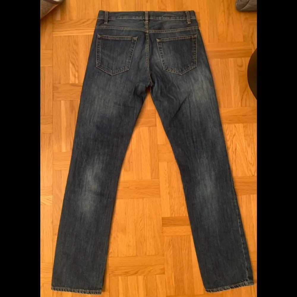 Jeans från Acne Studios som säljes pga storlek. Inga synliga defekter, som nya skulle jag säga. Nypris gissar jag på var ca 1999kr. Jeans & Byxor.