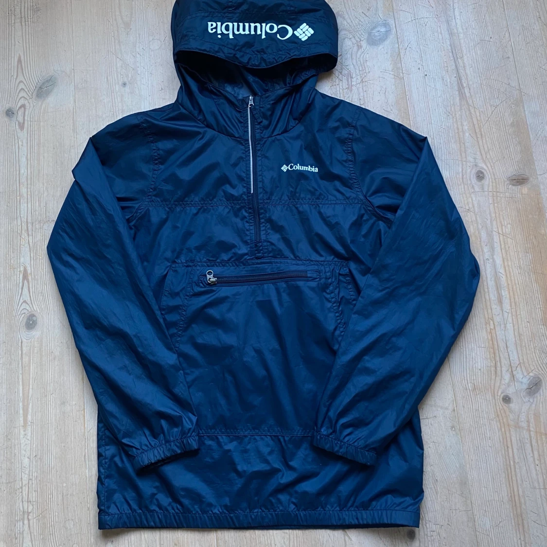 Columbia windbreaker 