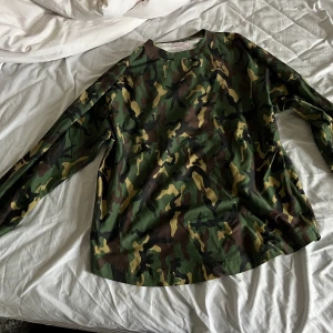 Palm Angels  - Jag säljer min helt oanvända Palm angels långärmade tröja. St M.