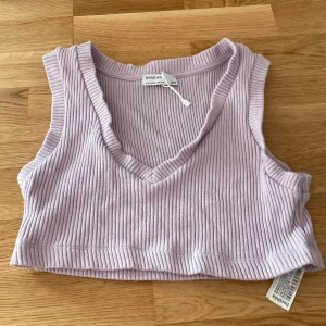 Bershka väst - Lila väst från berska som inte  är använd💗 säljer pga rensar garderoben 💗