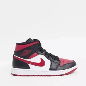 Jordans - Säljer mina jordans i ett super fint skick!! Storlek 38,5 Fraktar endast!