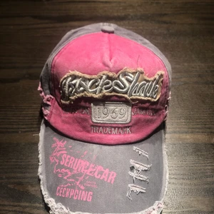 Y2k keps - Oanvänd, 3 olika färger och justerbar. 50/st, köpte står för frakt (66kr)