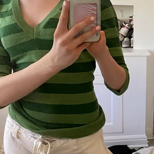 randig tröja - Super fin grön randig tröja <33