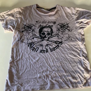 T-shirt från Kappahl  - Tröja från Kappahl, rosa men tryck på, i storlek s.