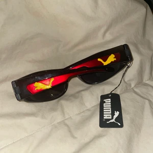 Puma solglasögon  - Vintage puma solglasögon som är helt nya, säljer pågrund av att de inte passar mig 