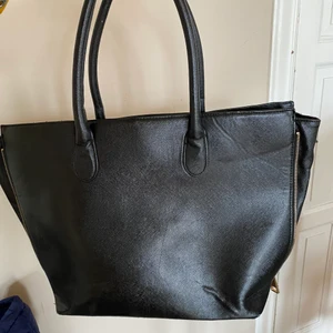 Handväska  - Svart handväska 